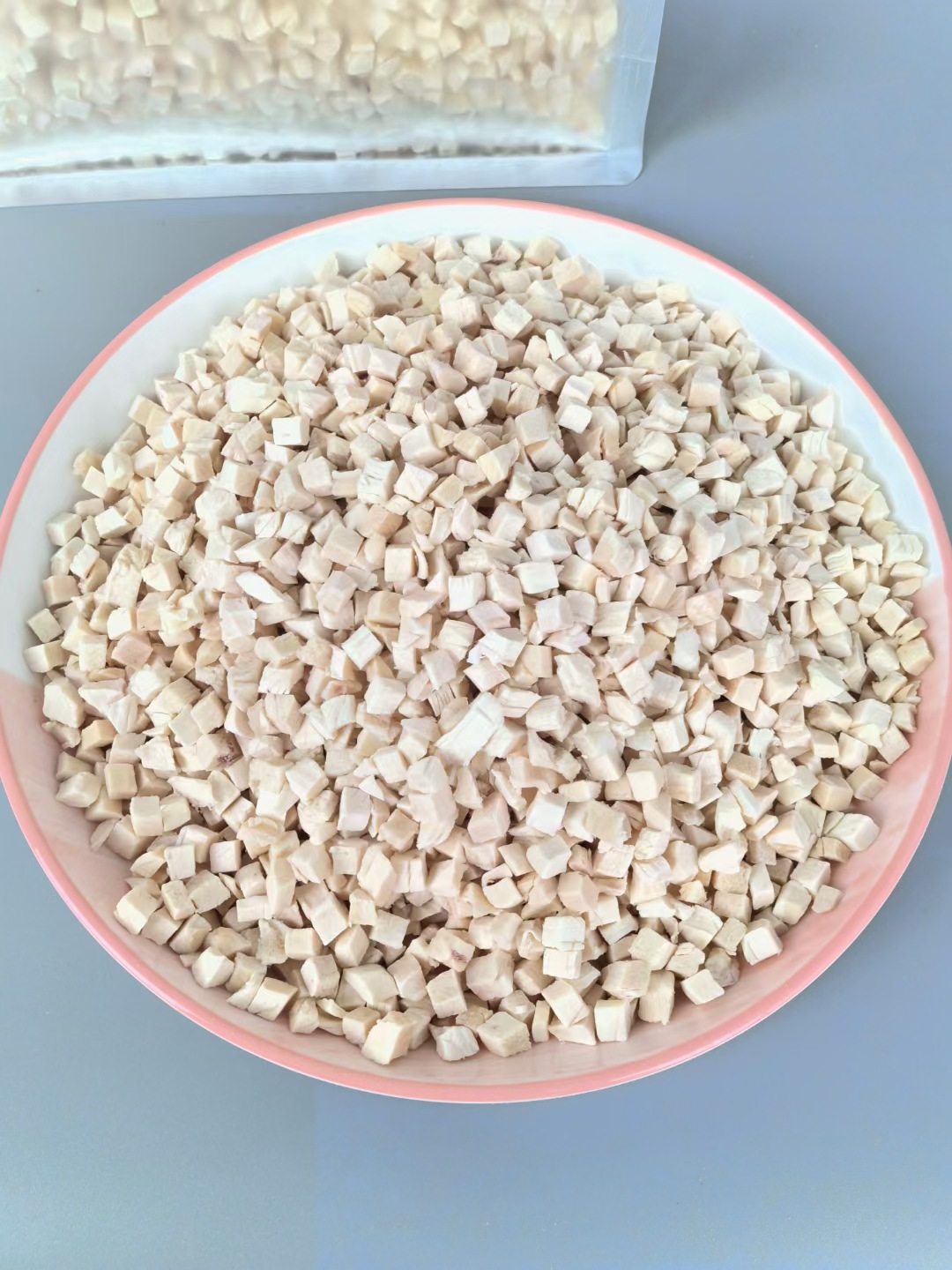 Freeze-Dried Chicken Meat Granules 5x5mm Cat Dog Treats Pet Snacks 10KG Bag Main Food Add Nutrition Delicious Weight Gain supplier