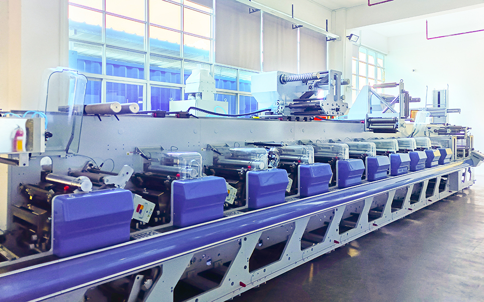 Custom Size Blank Continuous High Gloss Matt Synthetic Adhesive Paper Inkjet Label Roll 102mm 216mm Inkjet Sticker factory