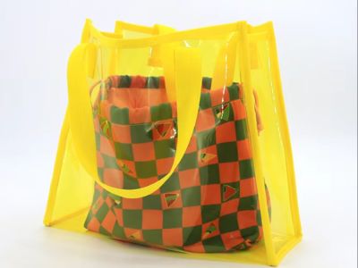 Custom Totes for Retailers Looking to Increase Brand Visibility