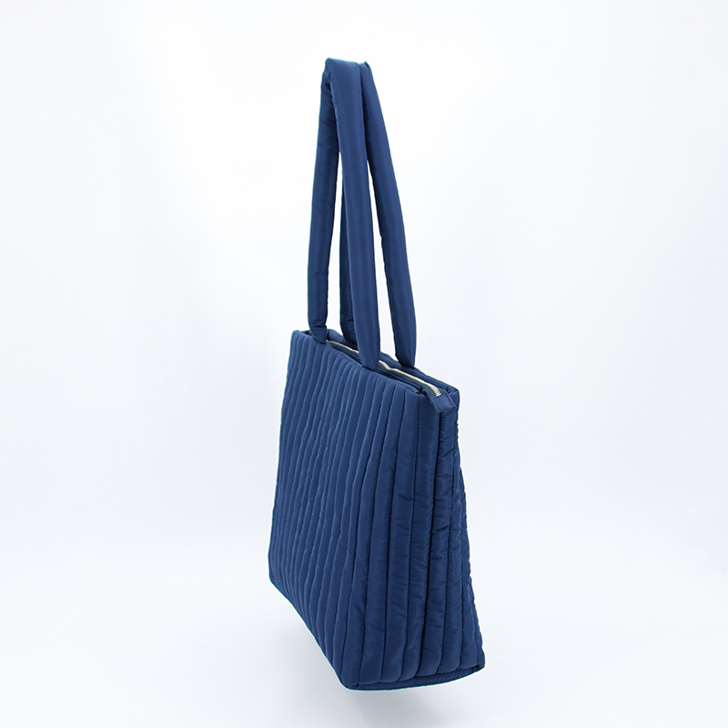 Large Capacity Tote Bag with Pockets and Zipper Nylon Quilted Puffy Tote Bag Customized Padded Style Shopping Shoulder Bags supplier