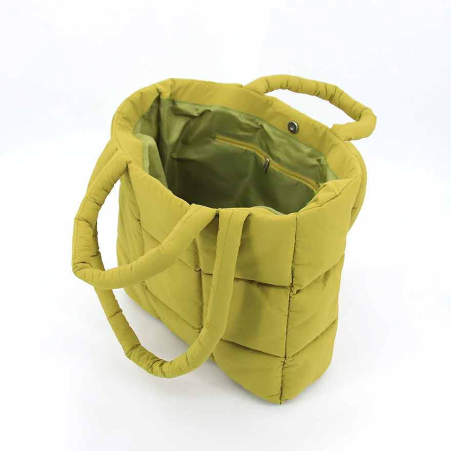 Womens Large Crossbody Weekender Soft Padded Puffy Shopper Tote Bag Puffer Quilted Shoulder Handbag details