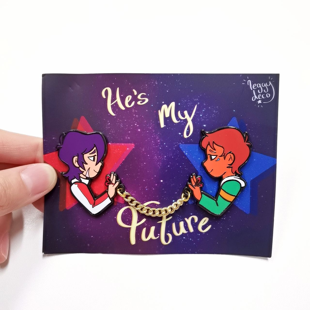 Destáquese de la competencia con pins de solapa personalizados