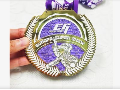 Pełny przewodnik w customizacji medali i wstążek wyścigowych