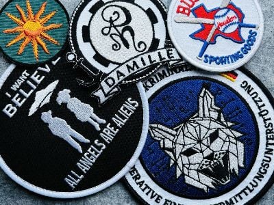 Personalizowany wyjazd z eleganckimi etykietami na bagaż z gumi