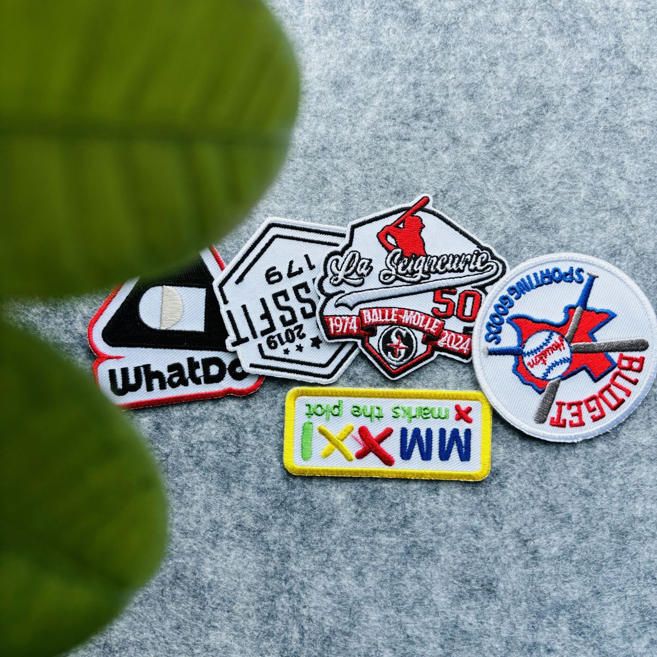 Recherchez des patches personnalisés en petites séries ? Nous vous couvrons !