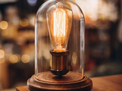 The Intuitive Control of Touch-Sensitive Bedside Table Lamps