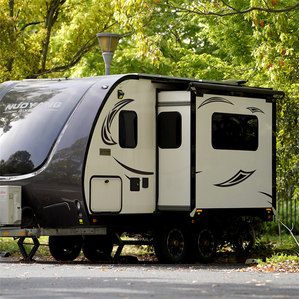 Installazione facile e funzionalità affidabile per il tuo telo dello scivolo del camper