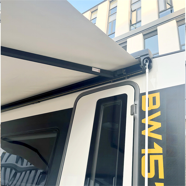 Wie hältst du dein Wohnmobilverdeck in Topform?
