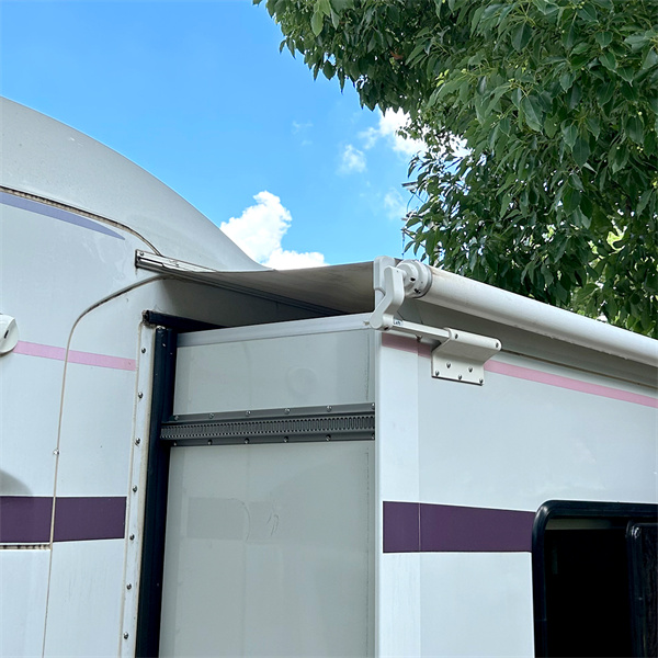 Évitez des réparations coûteuses avec un surplomb de glissière fiable pour camping-car
