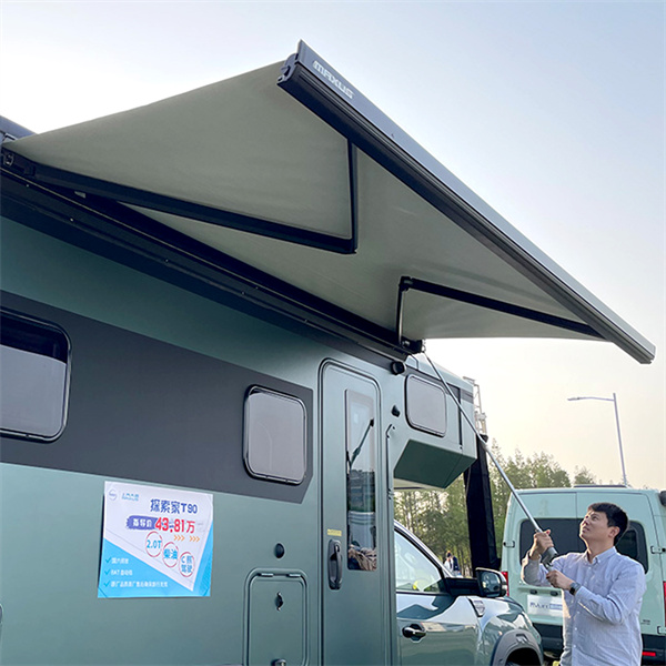 Customization options for motorhome retractable awnings