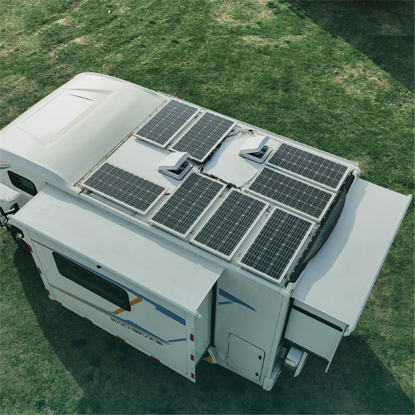 Gardez votre camping-car propre avec un surplomb de glissière