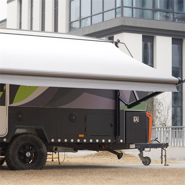 Erweitere deinen RV-Wohnraum problemlos mit motorisierten Auslegedächern.
