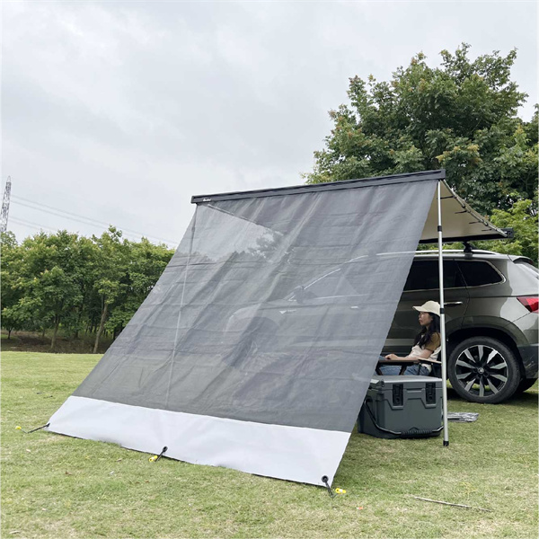 Experimenta la configuración de camping definitiva con un toldo lateral para coche