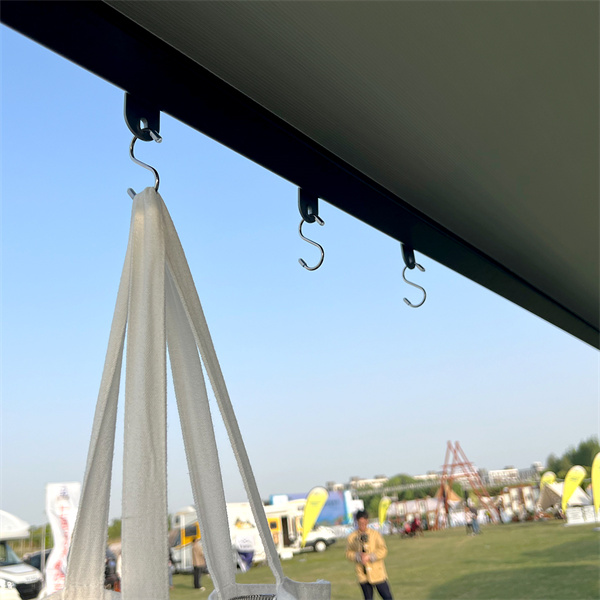 Motorhome retractable awnings for all weather conditions