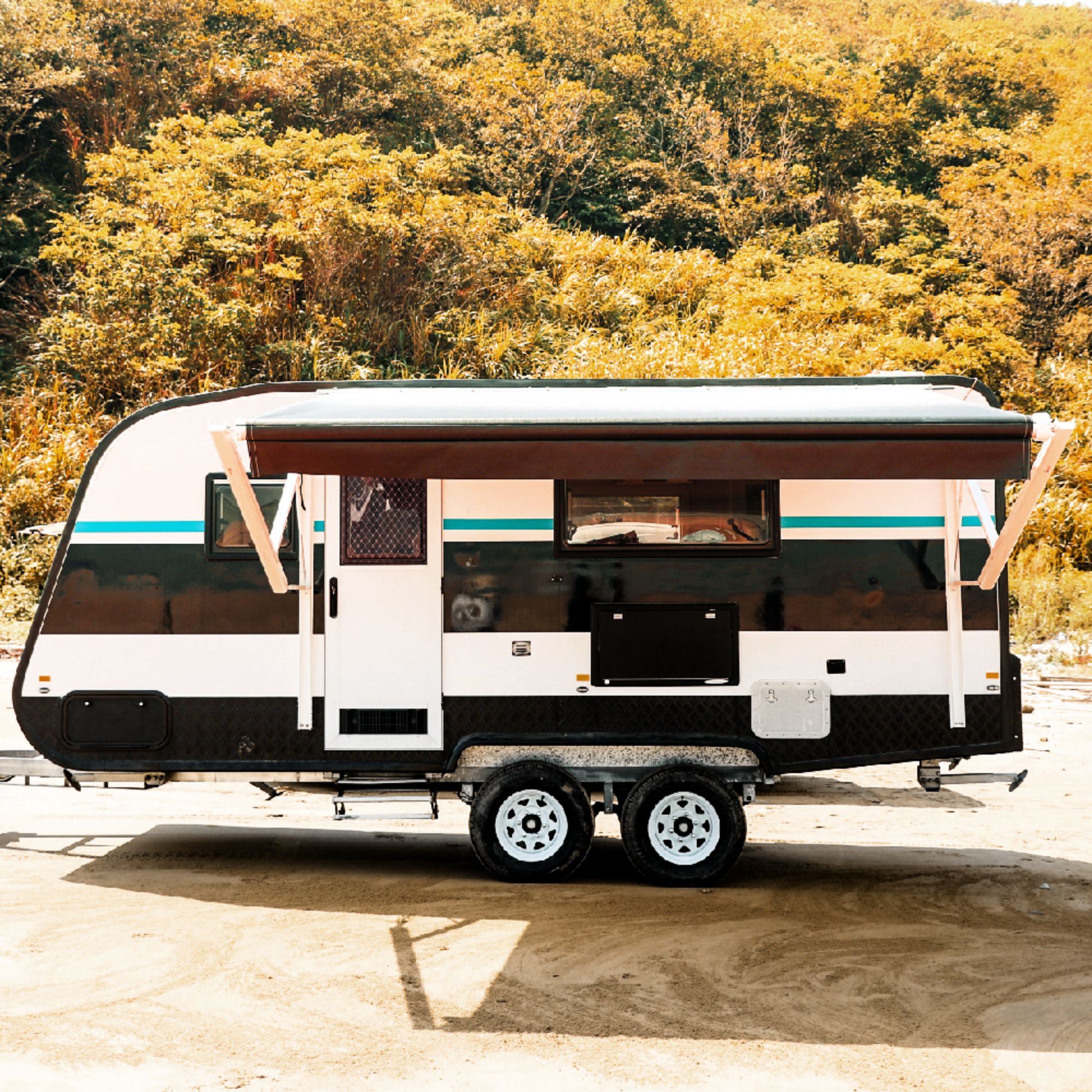 Tenda Atap Listrik RV AWNLUX W5700