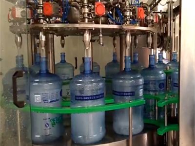 From Source to Bottle: The Role of Water Production Machines in the Process