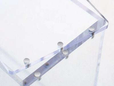 Qu'est-ce qui définit un étui en acrylique de haute qualité pour cartes