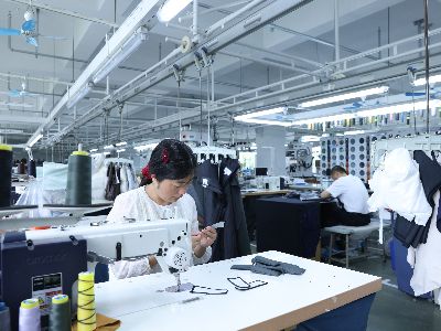 グローバルブランド向けカスタムアパレル製造メーカーとのパートナーシップ