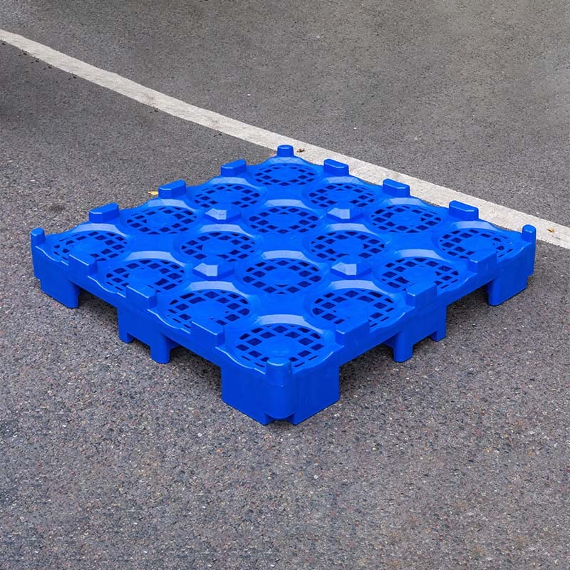 Heavy Duty 4 Way Entry HDPE 16 Bottles 5 Gallon Stackable Water Bottle Storage Plastic Pallets