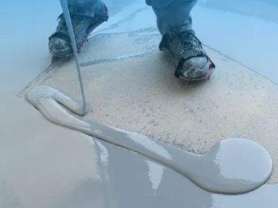 How Water Based Epoxy Floor Coating Balances Durability and Cleanliness