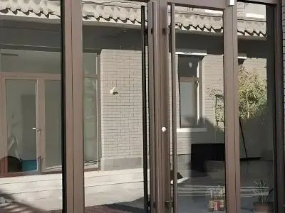 Çfarë Përcakton Performancën e Funksionimit të Mbylljes së Dyerave të Përdorura për Shkëlqim të Aluminiumit
