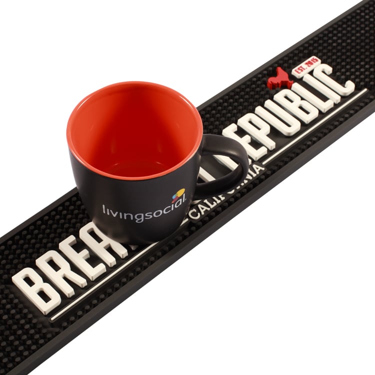 Luxury Drink Bar Rail Mat Spill Drinking Custom PVC Silicone Rubber with 3D Logo for Bar Accessories factory