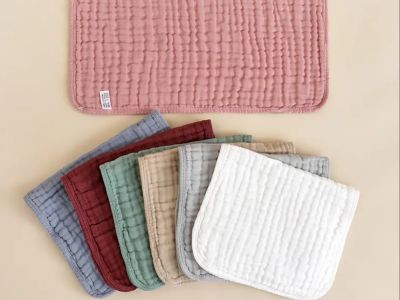 The Evolution of baby bibs: From Traditional Cloth to Modern Materials