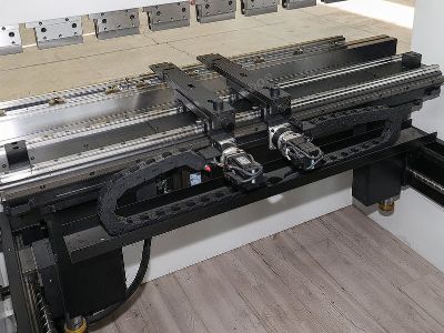 sürekli endüstriyel metal bükme üretiminde hat bükücü otomasyon sistemleri