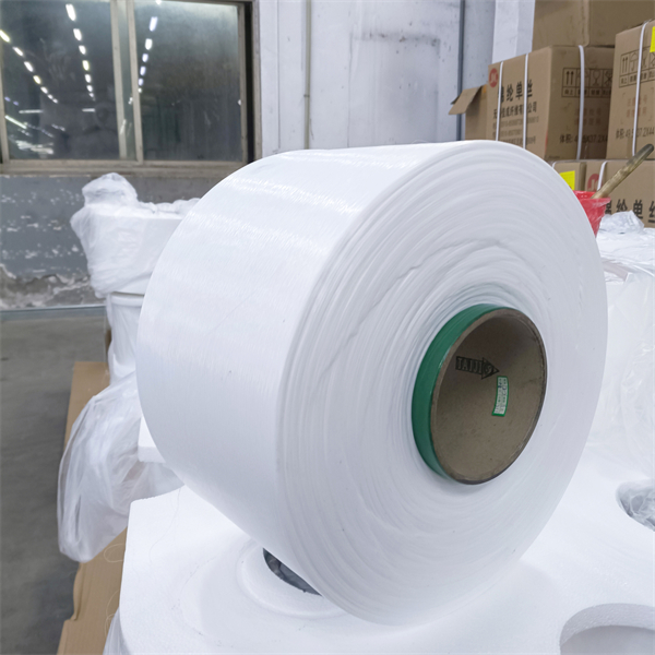 Versatile material for various applications in the fashion industry