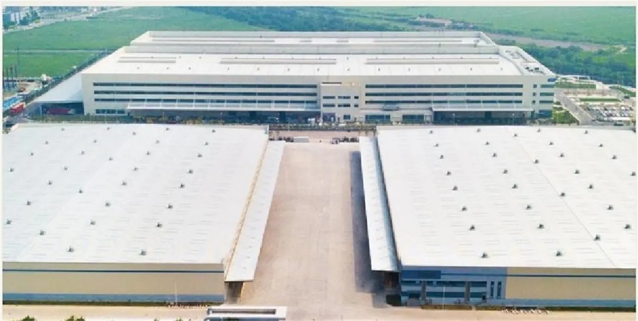 Flexible_Roof_Sandwich_Panel_System_(2).jpg