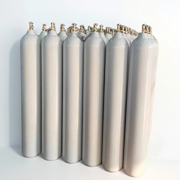 Common applications for NO2 gas bottles in industry and healthcare.