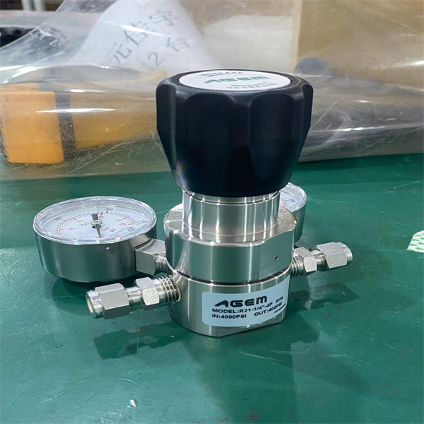 Safe and Reliable Gas Handling with a High Purity Regulator.