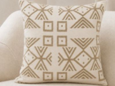 Trend Forecasting of Xmas Cushion Covers for Home Decor Retailers 2026