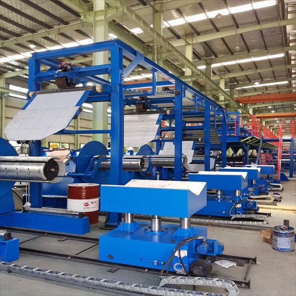 Increase output and quality with a machine-assisted sandwich panel line