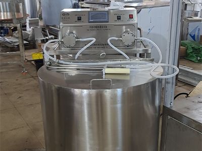 D'Haaptfaktore, déi een bei der Usicht vun engem Wax Schmelztank fir Massaproduktioun berécksiichtegen muss