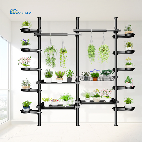 Crea una exhibición elegante con una variedad de soportes para plantas