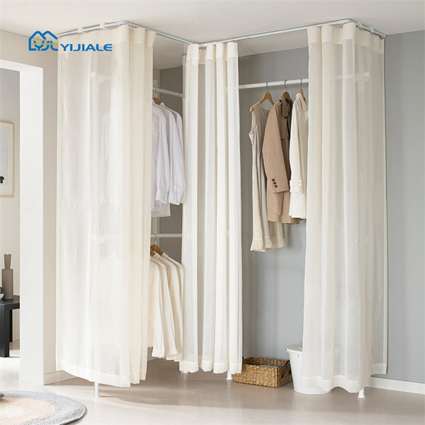 Soluciones inteligentes de almacenamiento para un Kleiderschrank pequeño.