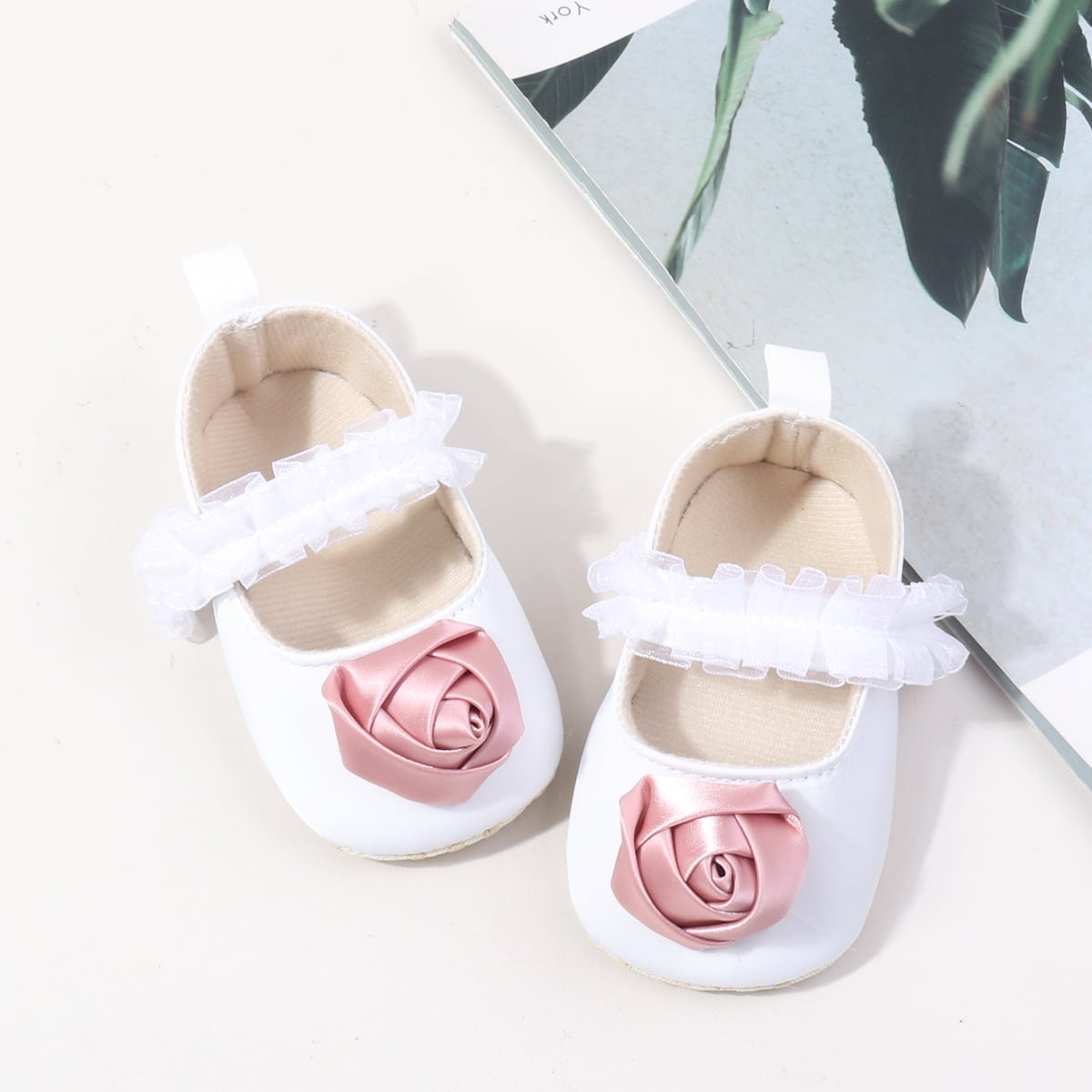 Girl Baby Party Shoes with Beautiful Flower Breathable Shoes Light and Flat Design factory