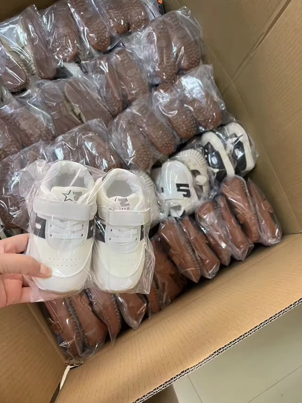 Autumn/Winter Casual Baby Sneakers for Newborn Boys Sport Style Soft Light Easy Wear Cool Design supplier