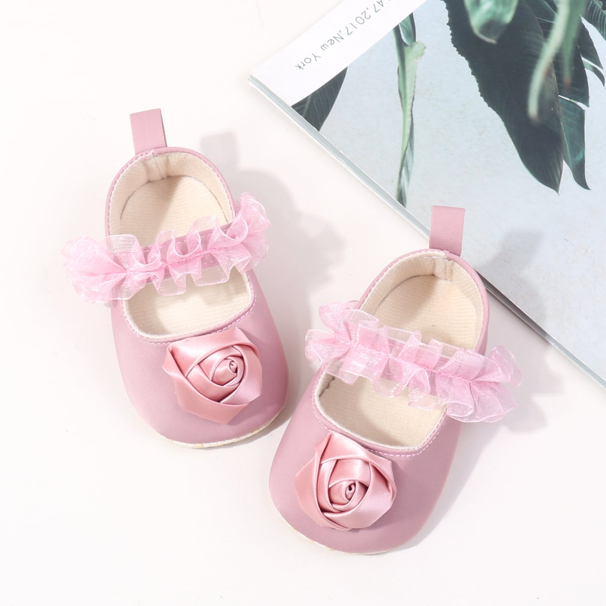 Girl Baby Party Shoes with Beautiful Flower Breathable Shoes Light and Flat Design details
