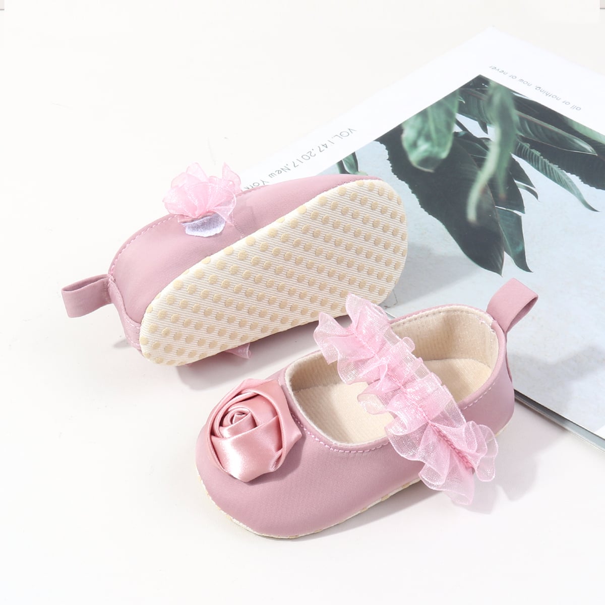 Girl Baby Party Shoes with Beautiful Flower Breathable Shoes Light and Flat Design manufacture