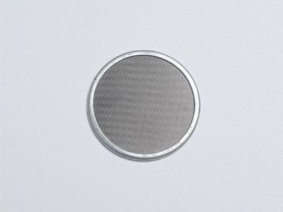 Quelle densité de maillage est optimale pour éliminer le noir de carbone du PET recyclé ?