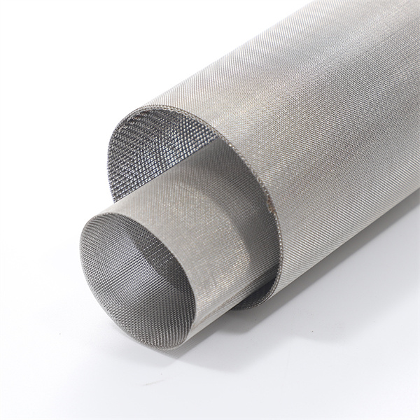 Tubes en treillis filaire en acier inoxydable polyvalents et pratiques pour divers secteurs industriels
