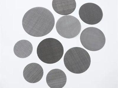 Comment filtrer les charges abrasives sans endommager la toile métallique