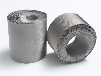Comment une toile métallique frittée multicouche peut gérer la filtration à haute température