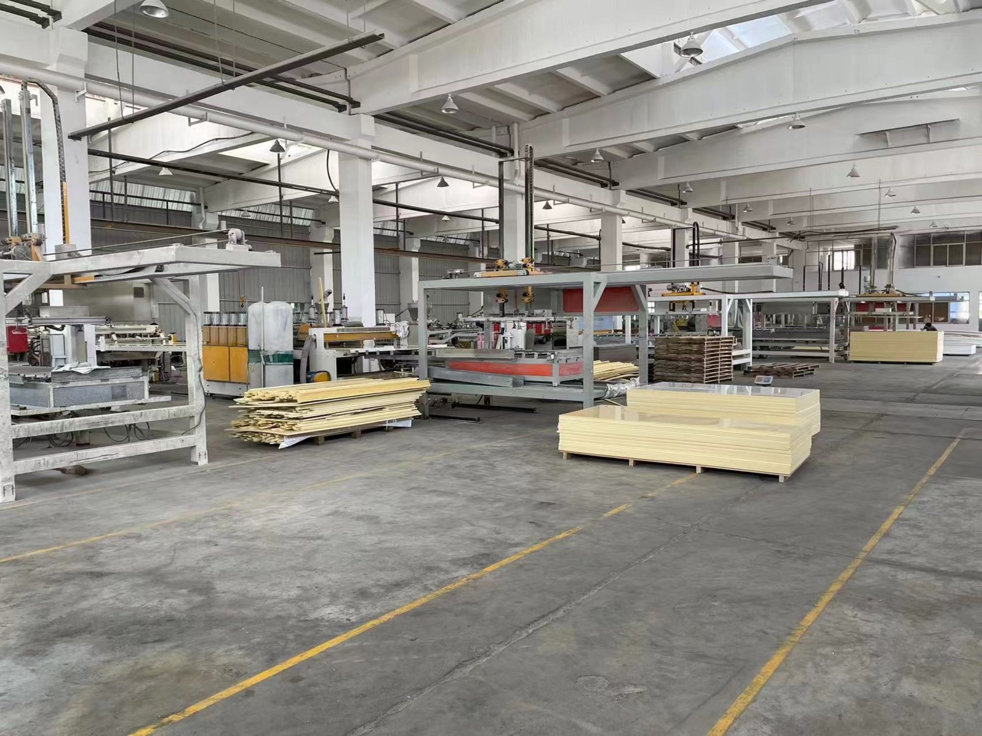 HANGZHOU JIAYING TRADE CO.LTD, spezialisiert auf die Herstellung von PVC-Platten mit herausragender Qualität.