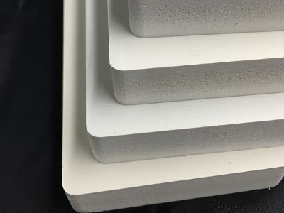 Geheimnisse der PVC-Schaumplatten-Herstellung: Was macht sie feuerhemmend und 100 % wasserdicht?