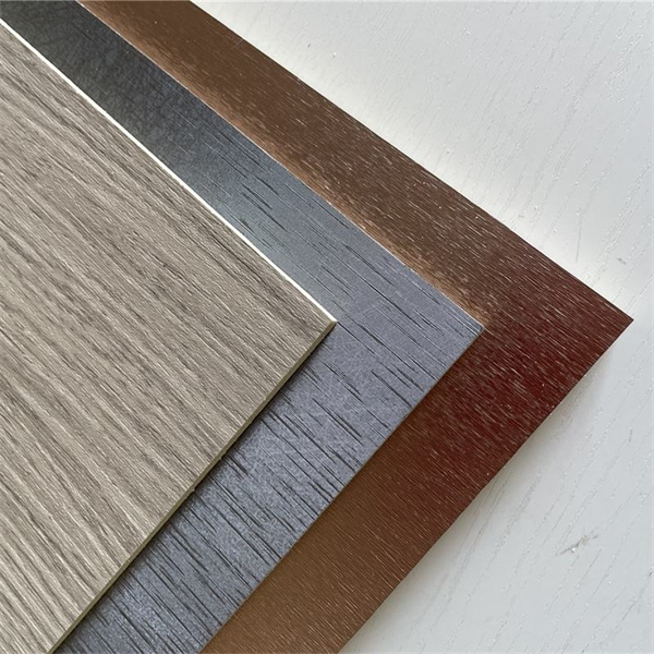 Migliora i Tuoi Interni con Pannelli PVC Versatili per Pareti e Soffitti