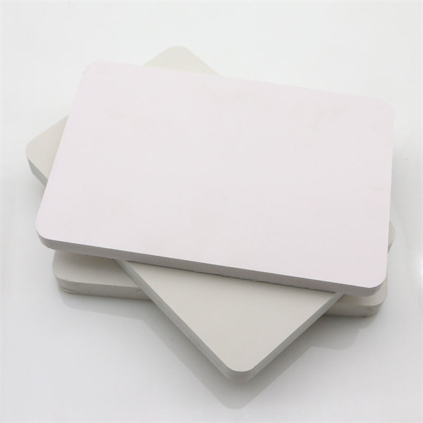 Herstellung und Fertigung von Schildern, die 10mm PVC-Platten verwenden