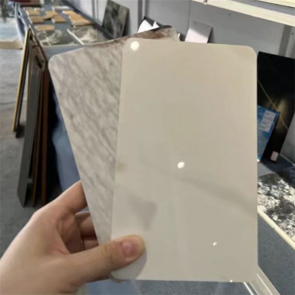 耐久性があり手入れが簡単なPVCデコレーショナルパネルで壁をアップグレードしよう